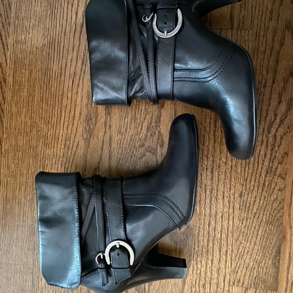 Coach and Four Leather Boots. - Picture 5 of 7